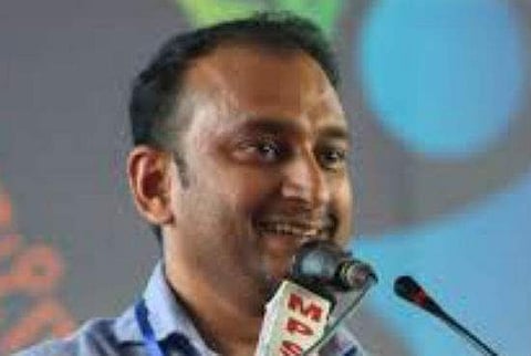 മഹാത്മഗാന്ധി രാഹുല് ഗാന്ധിയുടെ മുതുമുത്തച്ഛന്; പികെ ഫിറോസിന്റെ അബദ്ധപ്രസംഗം സോഷ്യല് മീഡിയയില് വൈറല് (വീഡിയോ)