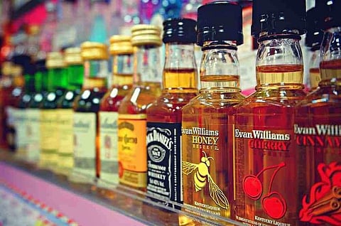 ക്രിസ്മസ് - പുതുവര്ഷാഘോഷത്തിന് മദ്യലഭ്യത കുറയും; സ്പിരിറ്റ് വരവ് നിലച്ചു; സംസ്ഥാനത്ത് മദ്യനിര്മ്മാണം മുടങ്ങും