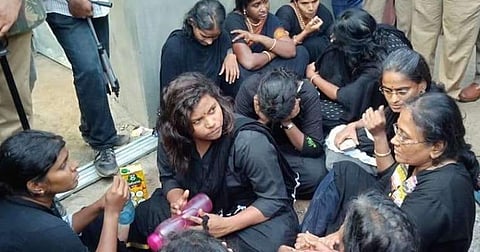 മനിതിയുടെ സ്വകാര്യ വാഹനം നിലയ്ക്കൽ കടന്നത് പരിശോധിക്കും- ശബരിമല നിരീക്ഷക സമിതി