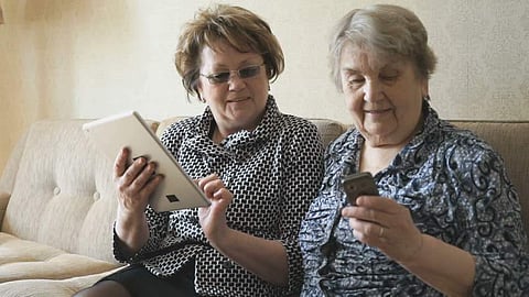 ഫേസ്ബുക്ക് വിട്ടൊഴിയുന്ന യുവത്വം; ഇപ്പാള് ലൈക്കാനും ചാറ്റാനും തിരക്കുകൂട്ടുന്നത് പ്രായമായവര്