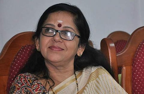 ആമി കണ്ടില്ല, കാണുന്നുമില്ല: പഴയ സംവിധായകരുടെ സിനിമകളുടെ സംവേദനശൂന്യത വല്ലാതെ മടുപ്പിക്കുന്നു