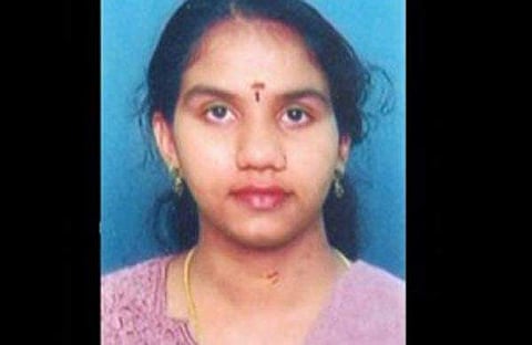 പീഡനക്കുറ്റം ഒഴിവാക്കിയതിനെതിരെ പിതാവ് ഹൈക്കോടതിയില്; ഇന്ദുവധക്കേസ് വിചാരണയ്ക്കു സ്റ്റേ