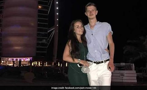 ആര്ത്തവ വേദനയുടെ പേരില് യുവതിയേയും സുഹൃത്തിനേയും വിമാനത്തില് നിന്ന് പുറത്താക്കി; നടപടി സുഹൃത്തിനോട് പരാതി പറയുന്നത് കേട്ട്