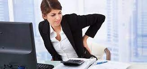 മണിക്കൂറുകളോളം ഇരുന്ന് ജോലി ചെയ്യേണ്ടി വരാറുണ്ടോ? എങ്കില് അല്പ്പമൊന്ന് ശ്രദ്ധിച്ചോളൂ