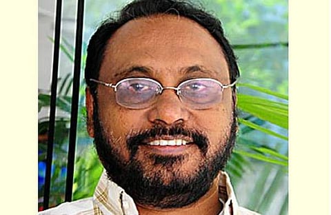 ചികില്സാ വിവാദത്തില് മന്ത്രിമാര്ക്കും സ്പീക്കര്ക്കുമെതിരെ ഒളിയമ്പുമായി ചെറിയാന് ഫിലിപ്പ്