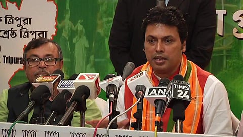 ജേര്ണലിസ്റ്റുകളുടെ മരണത്തില് സിബിഐ അന്വേഷണത്തിന് ഉത്തരവിട്ട് ത്രിപുര സര്ക്കാര് ; സര്ക്കാര് ജീവനക്കാരുടെ ശമ്പള വര്ധന പഠിക്കാന് ഉന്നത തല സമിതി