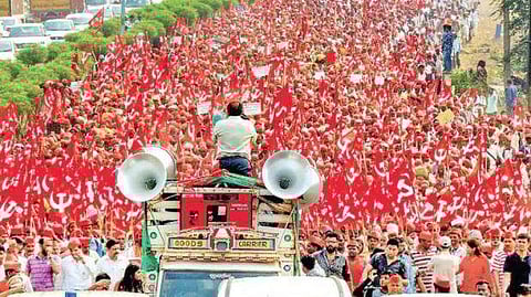 പ്രതിഷേധക്കടലായി കര്ഷക മഹാപ്രക്ഷോഭം ; ഇന്ന് മഹാരാഷ്ട്ര നിയമസഭ വളയും