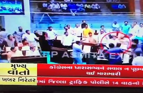 ഗുജറാത്ത് നിയമസഭയില് കൂട്ടത്തല്ല്; കോണ്ഗ്രസ് എംഎല്എ ബിജെപി അംഗത്തെ ബെല്റ്റൂരി അടിച്ചു