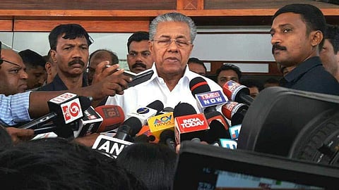 സിപിഐ പ്രവര്ത്തകര് കൊലപ്പെടുത്തിയ സഹീറിന്റെ വീട് സന്ദര്ശിച്ച് മുഖ്യമന്ത്രി