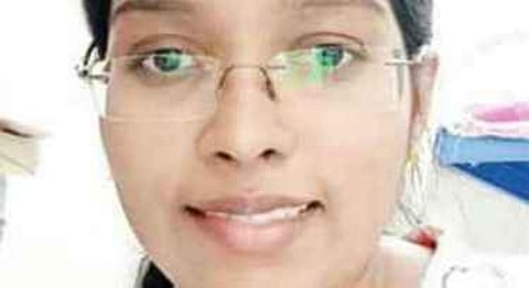 ആര്ക്കും തോല്പ്പിക്കാനാവാത്ത നിശ്ചയദാര്ഢ്യം: കണ്ണൂര് രാഷ്ട്രീയ അക്രമത്തിന്റെ ഇര അസ്ന ഡോക്ടറായി