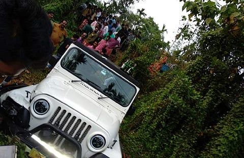 മാമുക്കോയയും സുഹൃത്തുക്കളും സഞ്ചരിച്ച ജീപ്പ് ബൈക്ക് യാത്രികരെ ഇടിച്ചു തെറിപ്പിച്ചു, മദ്യലഹരിയിലെന്ന് സൂചന