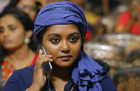 കഥയും പാട്ടും പറച്ചിലുമൊക്കെയായി ഒരിടം: അര്ദ്ധ