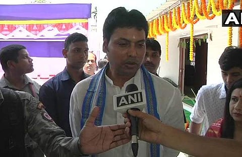 ഇടുങ്ങിയ ചിന്താഗതിക്കാര്ക്കാണ് ഇതൊക്കെ വിശ്വസിക്കാന് പ്രയാസം; 'മഹാഭാരത കാലത്തെ ഇന്റര്നെറ്റ്' ആവര്ത്തിച്ച് ത്രിപുര മുഖ്യമന്ത്രി