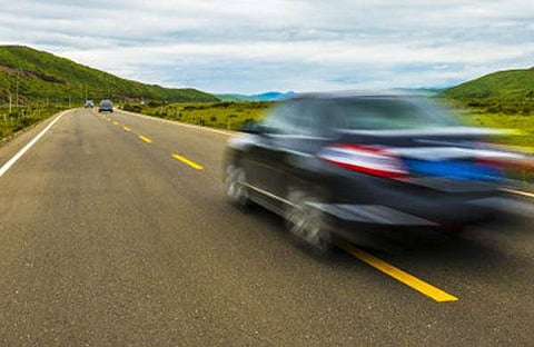 വാഹനങ്ങളുടെ വേഗ പരിധി ഉയര്ത്തി, കാറുകള്ക്ക് ഇനി നൂറു കിലോമീറ്റര് വേഗത്തില് കുതിക്കാം