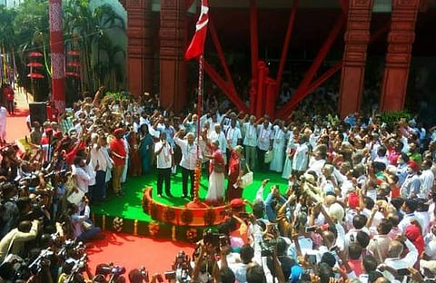 'മടുത്തു ഈ രീതി ; നമുക്കും വേണ്ടേ പ്രസിഡന്റും വൈസ് പ്രസിഡന്റുമാരും ?' വ്യത്യസ്തമായൊരു നിര്ദേശവുമായി സിപിഎം നേതാവ്