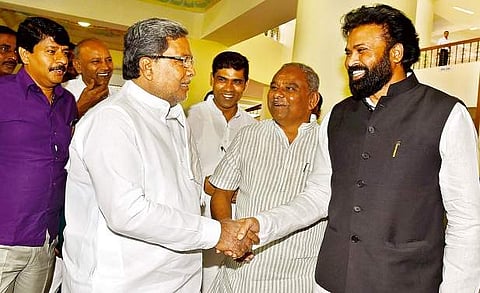 ബദാമിയില് പോരാട്ടം കനക്കും; സിദ്ധരാമയ്യയ്ക്ക് എതിരാളി ശ്രീരാമലു