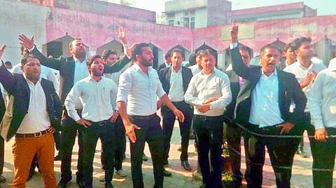 കത്തുവ പ്രതികളെ പിന്തുണച്ച് ബാര് കൗണ്സില്; സിബിഐ അന്വേഷണ ആവശ്യം ന്യായം