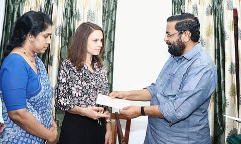 ലിഗയുടെ കുടുംബത്തിന് സര്ക്കാര് ധനസഹായം കൈമാറി