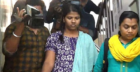 ഐശ്വര്യ ഛർദിക്കുന്ന ഫോട്ടോ വാട്സ് ആപ്പിൽ അയച്ചു ; പുതിയ വിവാഹത്തിന് വീട്ടിൽ എതിർപ്പുണ്ടായിരുന്നില്ലെന്ന് സൗമ്യയുടെ സഹോദരി