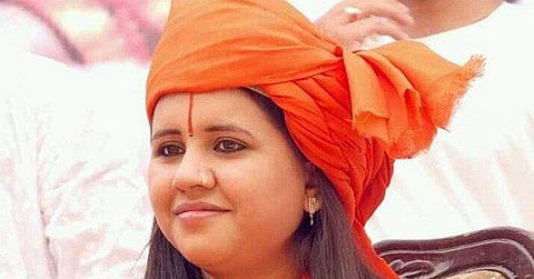 ലൗ ജിഹാദികളുടെ കഴുത്ത് വെട്ടാന് സഹോദരിമാര്ക്ക് വാള് നല്കണം; വിഎച്ച്പി നേതാവിനെതിരെ ജാമ്യമില്ലാ കേസ്