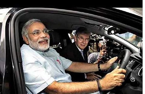 പെട്രോള് വേണ്ട, പുല്ലിലും കാര് ഓടും;മെഗാ പദ്ധതിയുമായി മോദിസര്ക്കാര്