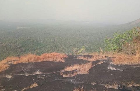 ചെങ്ങോട്ടുമല തുരന്നെടുക്കുമ്പോള്