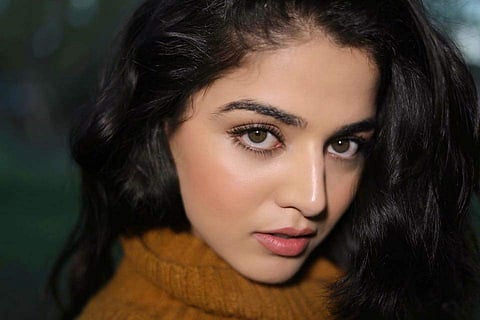 പാര്വതിയും നിത്യാമേനോനും അല്ല, നയനില് പൃഥ്വിയുടെ നായിക ഈ പഞ്ചാബി പെണ്കുട്ടി