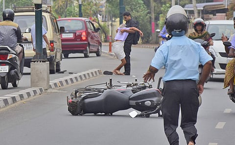 അനന്തമായി നീളുന്ന കേസുകള് ആശയറ്റ ജീവിതങ്ങള്
