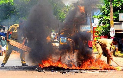 സമൂഹ മാധ്യമ ഹര്ത്താല്: പ്രതികളുടെ ജാമ്യാപേക്ഷയില് വിധി ഇന്ന്