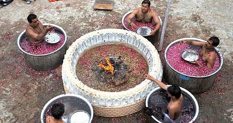 കടുത്ത വരള്ച്ച; മഴ പെയ്യിക്കാന് യാഗങ്ങളുമായി ഗുജറാത്ത് സര്ക്കാര്