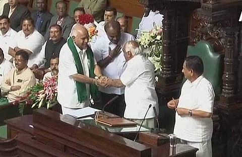 ബിജെപി പിന്മാറി, രമേഷ് കുമാര് കര്ണാടക സ്പീക്കര്; ആദ്യ കടമ്പ കടന്ന് കുമാരസ്വാമി