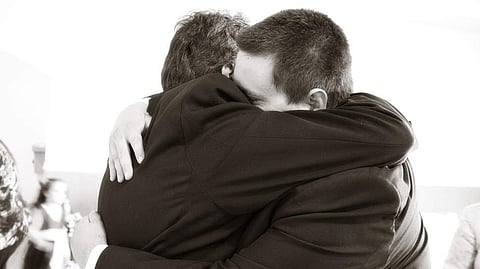 മൂന്ന് വയസില് കൈവിട്ടുപോയ മകനെ തേടി രാജ്യം മുഴുവന് ചുറ്റിത്തിരിഞ്ഞു; 24 വര്ഷത്തിന് ശേഷം അച്ഛനും മകനും ഒന്നിച്ചു