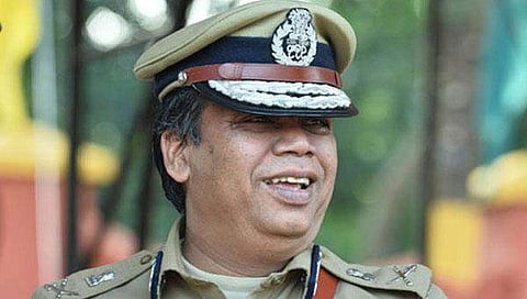 യുവതികളെ തടയാന് പമ്പയില് പൊലീസ് ചെക് പോസ്റ്റ് ഇല്ല, നിയന്ത്രണങ്ങള് കുറയ്ക്കുമെന്ന് ഡിജിപി