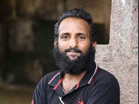 ചിത്രീകരണത്തിനിടെ സംവിധായകന് വെള്ളത്തില് വീണ് മരിച്ചു