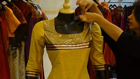 വന്ന്...വന്ന്..കേരളത്തില് ചുരിദാറിട്ട ഡമ്മികള്ക്കുപോലും രക്ഷയില്ലാതായി