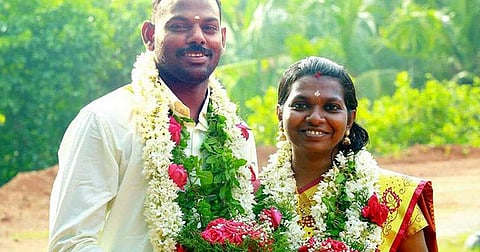 ഫേസ്ബുക്ക് വഴി മറ്റൊരു വിവാഹം കൂടി: ഫോട്ടോയെടുത്തത് പഴയ രഞ്ജിഷ്