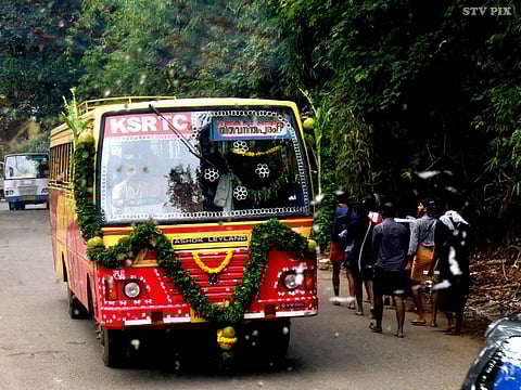തീര്ത്ഥാടകരുടെ വിവര ശേഖരണത്തിന് കെഎസ്ആര്ടിസിയും; മണ്ഡലകാലത്തേക്ക് ടിക്കറ്റ് ബുക്ക് ചെയ്തത് നാലര ലക്ഷം പേര്, വിവരം പൊലീസിന് കൈമാറും