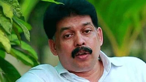 ഉരുള്പൊട്ടല്: സര്വകക്ഷി യോഗത്തില് കാരാട്ട് റസാഖ് എംഎല്എയെ കൈയേറ്റം ചെയ്യാന് ശ്രമം