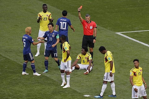 ചുവപ്പു കാര്ഡ് വാങ്ങി രാജ്യത്തെ നാണം കെടുത്തി, കൊളംബിയന് താരത്തെ വധിക്കാന് ആരാധകരുടെ ആഹ്വാനം