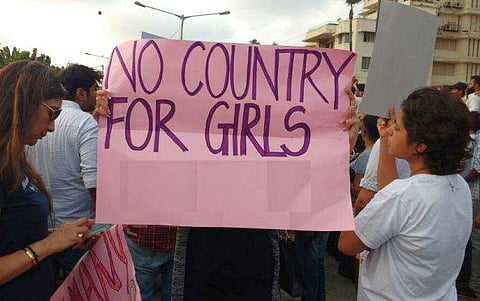 ഓരോ മണിക്കൂറിലും നാല് സ്ത്രീകള് ബലാത്സംഗം ചെയ്യപ്പെടുന്നു; ലോകത്ത് സ്ത്രീ സുരക്ഷയില്ലാത്ത രാജ്യങ്ങളുടെ പട്ടികയില് ഇന്ത്യ ഒന്നാമത്