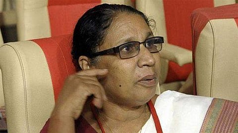 തീയേറ്ററുടമക്കെതിരെ കള്ളക്കേസ്; പൊലീസ് നടപടി അത്ഭുതപ്പെടുത്തുന്നു: വനിത കമ്മീഷന്