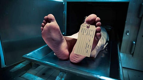 അബുദാബിയില് നിന്ന് നാട്ടിലേക്കയച്ച മൃതദേഹം മാറി: വയനാട് സ്വദേശിയുടെ വീട്ടിലെത്തിയത് ചെന്നൈ സ്വദേശിയുടെ എംബാം ചെയ്ത മൃതദേഹം