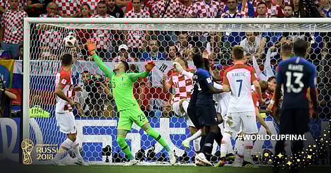 മാന്സുകിചിന്റെ അബദ്ധം; ഫ്രഞ്ച് പട മുന്നില്