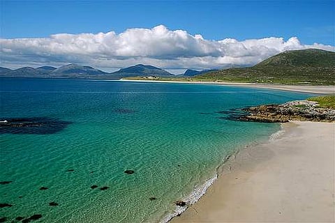 'നമ്മുടെ പ്രണയം കാലങ്ങളെ അതിജീവിക്കട്ടെ';വിസ്കി ബോട്ടിലിനുള്ളില് ആ പ്രണയ ലേഖനം താണ്ടിയത് മൂന്നൂറ് കിലോമീറ്റര്!