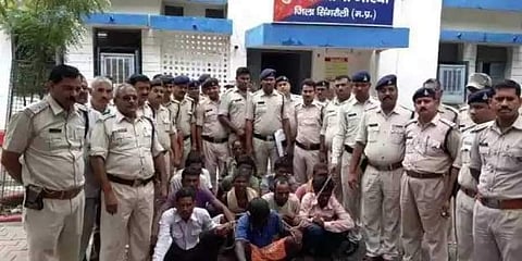 കുട്ടിക്കടത്ത് ആരോപിച്ച് മാനസിക വൈകല്യമുള്ള യുവതിയെ ആള്ക്കൂട്ടം തല്ലിക്കൊന്നു; 14 പേര് അറസ്റ്റില്