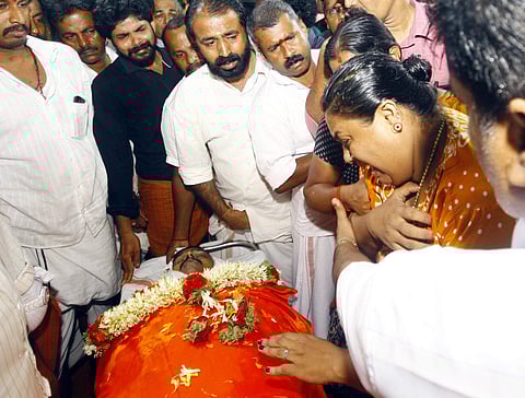 കണ്ണൂര് - എത്ര വേണം ഇനി വെട്ട്