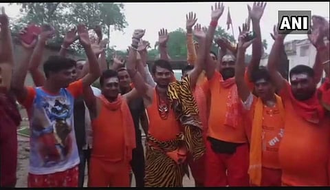 ആര്ജെഡി നേതാവ് ശിവന്റെ വേഷത്തില് ( വീഡിയോ )