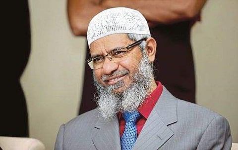 മലേഷ്യയില് നിന്നും നാടുകടത്തിയേക്കുമെന്ന് റിപ്പോര്ട്ടുകള്; ഇന്ത്യയിലേക്ക് ഇല്ലെന്ന് സാക്കിര്നായിക്ക്