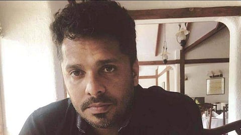 മഹേഷിന്റെ പ്രതികാരം: ആഷിഖ് അബുവിനെതിരെ സാമ്പത്തിക ക്രമക്കേട് ആരോപണവുമായി പ്രവാസി മലയാളി