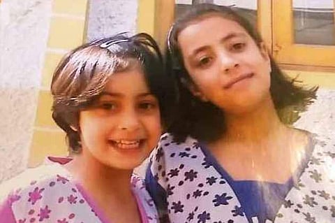 ' അച്ഛനെ വിട്ടയയ്ക്കുമോ? ഞങ്ങള്ക്ക് സ്വസ്ഥമായി ഒന്നുറങ്ങണം, സ്കൂളില് പോവണം'; പ്രധാനമന്ത്രിക്ക് കശ്മീരില് നിന്നും രണ്ട് പെണ്കുട്ടികളുടെ കത്ത്